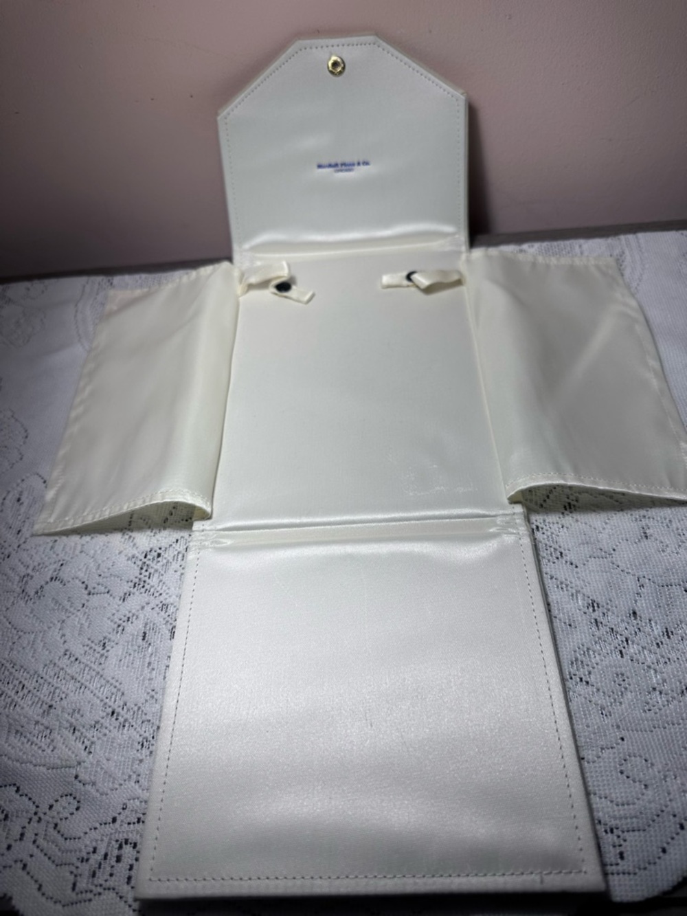Marshall Pierce & Co. White Satin Vintage Tri-Fold Jewelry Travel Organizer.
